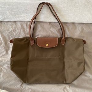 LONGCHAMP Le Pliage Medium Tote in Slate Taupe